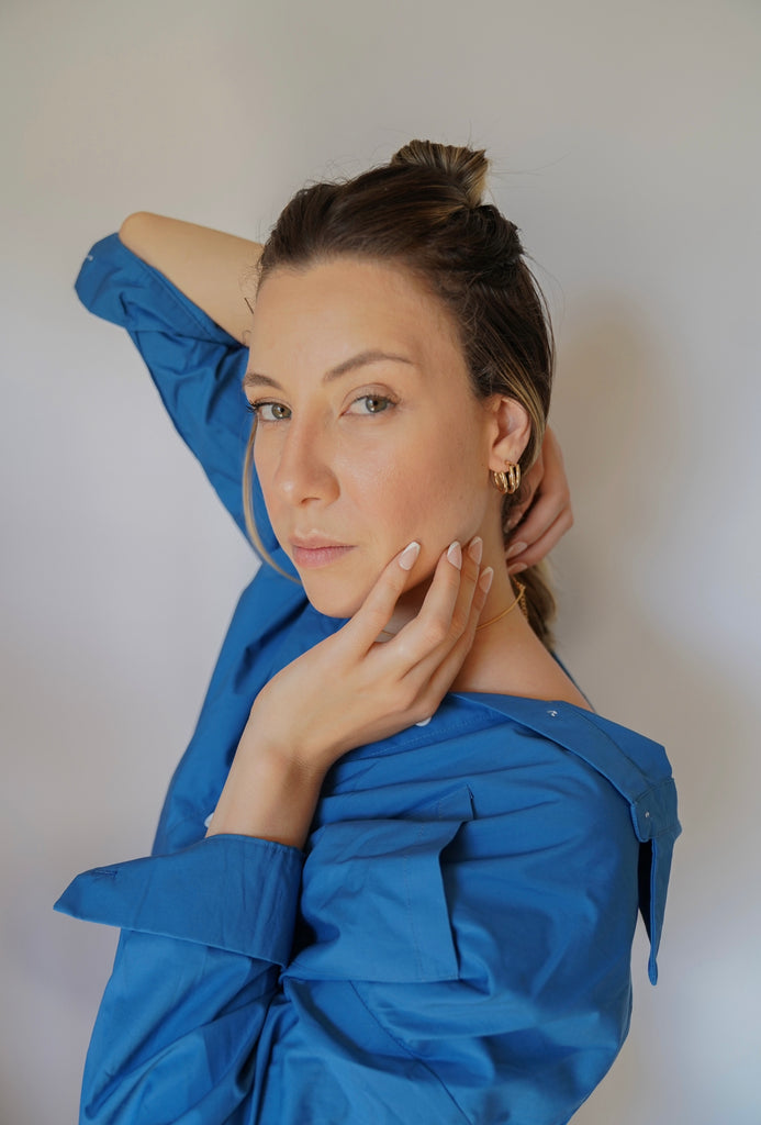 <p>&nbsp;</p> <p>Spiral 18K Gold Plated earrings.</p> <p>&nbsp;</p> <p>These&nbsp;vintage-inspired hoops are made in Brasil using the very best 18k gold-plated. Featuring a small thick tube with a gentle spiral, they have a post a clip fastening for pierced ears.&nbsp;</p>